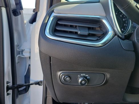 Used 2024 Chevrolet Equinox LS w/ LS Convenience Package image 20