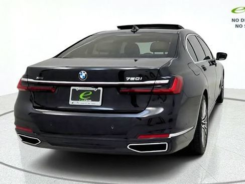 Used 2021 BMW 750i xDrive w/ Executive Package AWD/4WD image 8