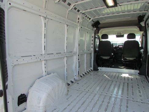 Used 2024 RAM ProMaster 2500 w/ Convenience Group FWD image 24
