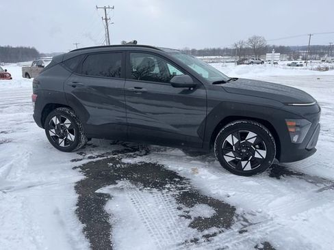 Used 2025 Hyundai Kona SEL image 4