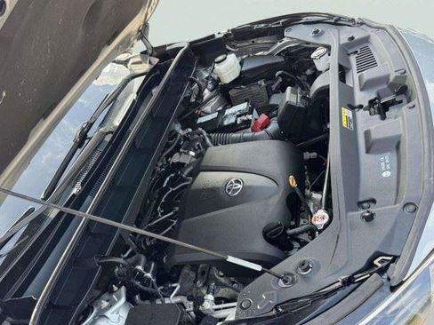 Used 2021 Toyota Highlander XLE AWD/4WD image 78