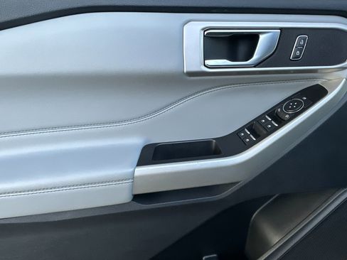 Certified 2022 Ford Explorer XLT w/ Equipment Group 202A image 12