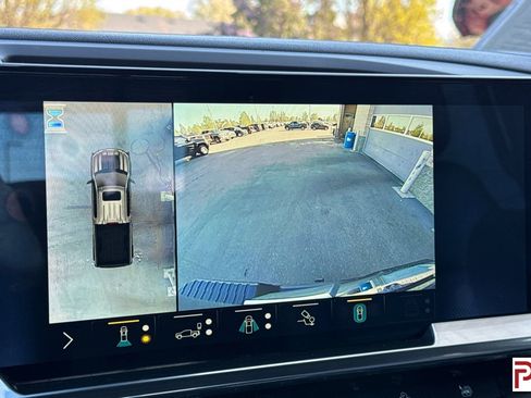 Certified 2022 Chevrolet Silverado 1500 LT Trail Boss w/ LT Trail Boss Premium Package AWD/4WD image 22