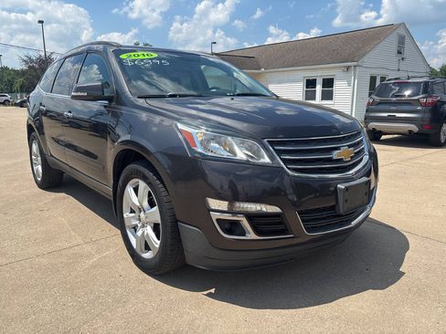 Used 2016 Chevrolet Traverse LT w/ Style and Technology Package AWD/4WD image 2