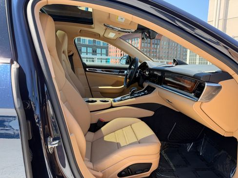 Certified 2023 Porsche Panamera 4 Platinum Edition AWD/4WD image 15