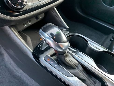 Used 2025 Buick Envista Sport Touring w/ Convenience I Package FWD image 24