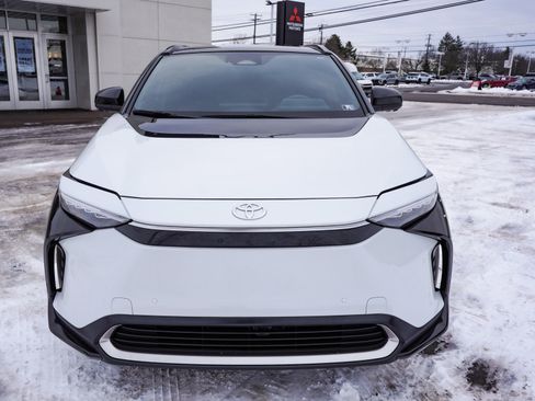 Used 2023 Toyota bZ4X Limited image 2