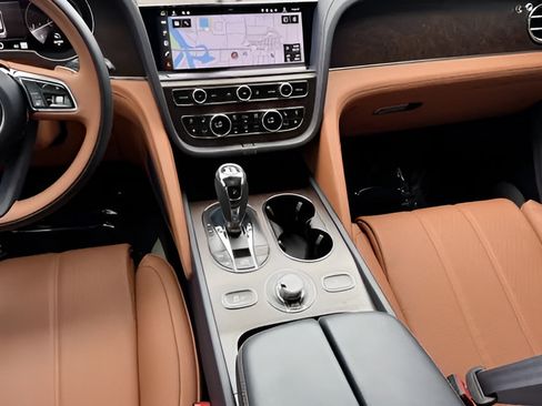 Used 2023 Bentley Bentayga AWD/4WD image 30