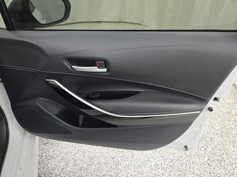 Used 2021 Toyota Corolla XSE image 6