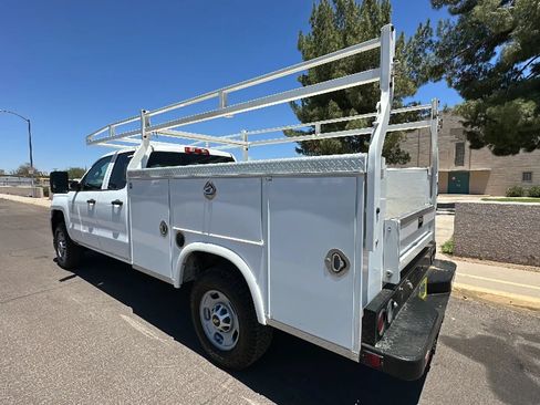 Used 2019 Chevrolet Silverado 2500 W/T w/ WT Convenience Package RWD image 2