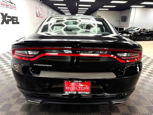 Used 2020 Dodge Charger SXT w/ Leather Interior Group RWD image 12