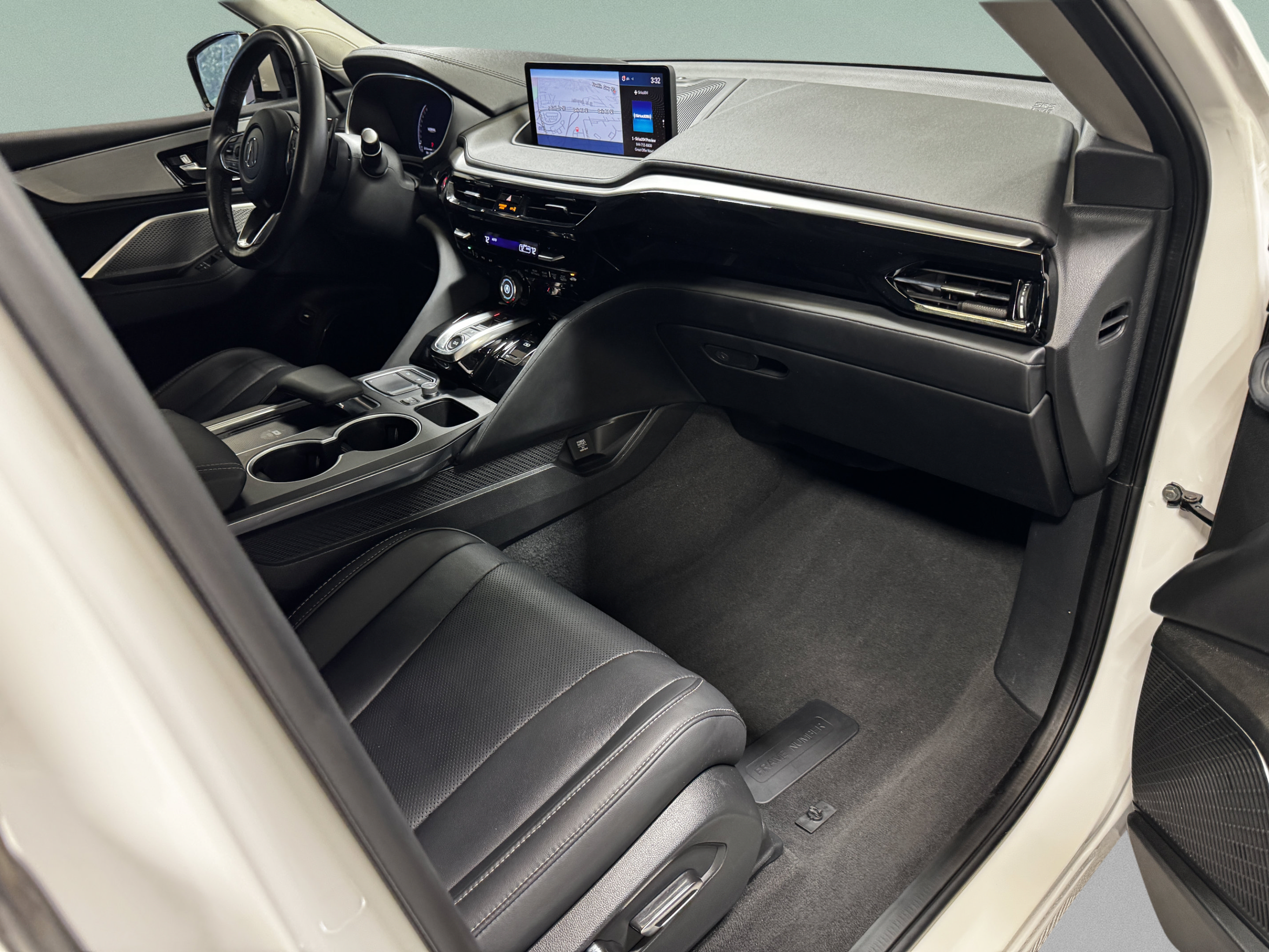 Certified 2024 Acura MDX w/ Technology Package FWD image 12
