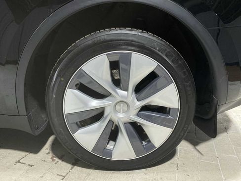 Used 2023 Tesla Model Y Long Range AWD/4WD image 7