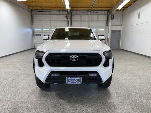 Used 2024 Toyota Tacoma TRD Off-Road image 7