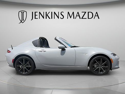 Used 2024 MAZDA MX-5 Miata RF Grand Touring RWD image 8