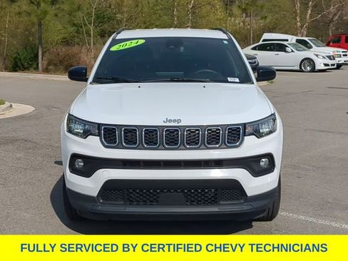 Used 2024 Jeep Compass Latitude AWD/4WD image 12