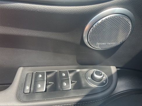 Used 2024 Alfa Romeo Giulia RWD image 13
