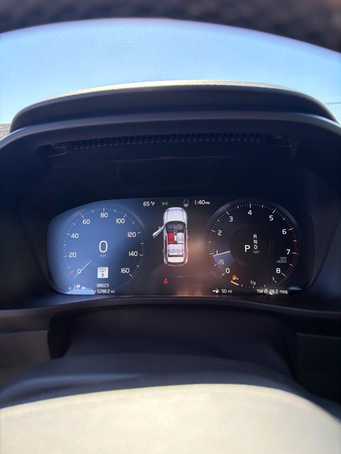 Used 2022 Volvo XC40 T5 R-Design AWD/4WD image 29