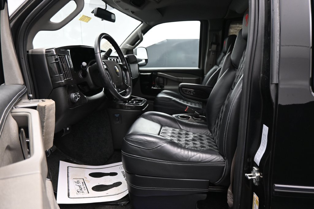 Used 2023 Chevrolet Express 2500 RWD image 9