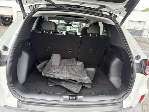 Used 2025 Ford Escape SE w/ PHEV Premium Package FWD image 29