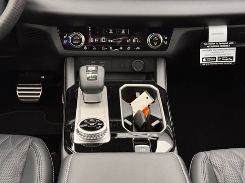 New 2026 Mitsubishi Outlander SEL FWD image 24