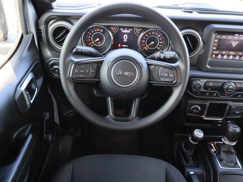 Used 2022 Jeep Wrangler Unlimited Sport image 21