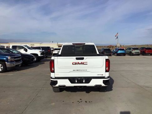 Used 2021 GMC Sierra 1500 AT4 w/ AT4 Preferred Package AWD/4WD image 4