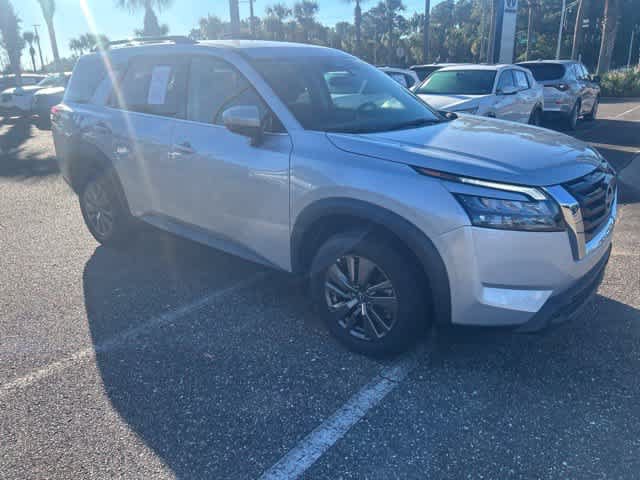 Used 2024 Nissan Pathfinder SV FWD image 9