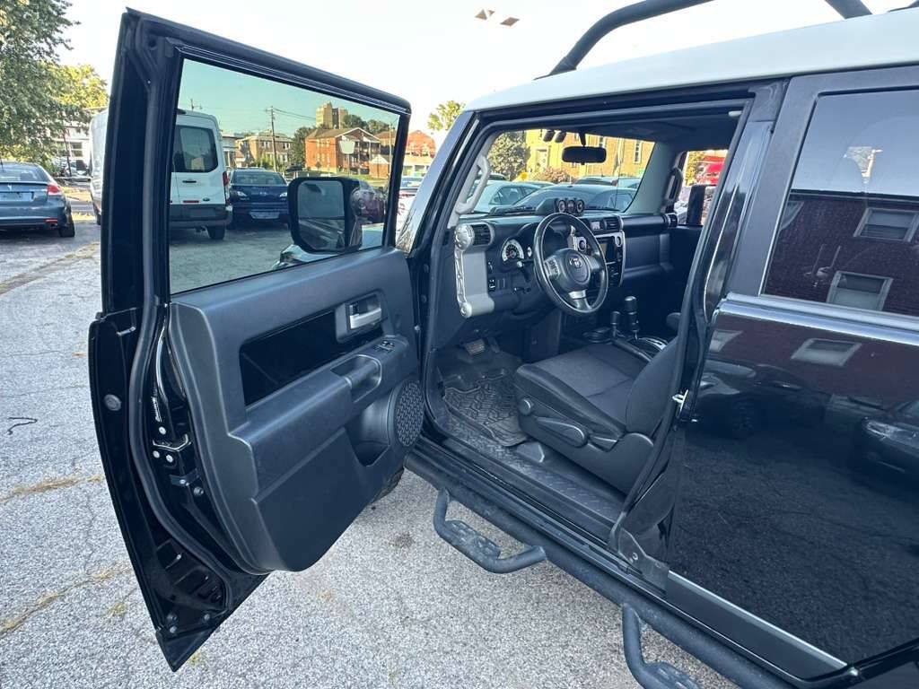 Used 2007 Toyota FJ Cruiser 4WD image 9
