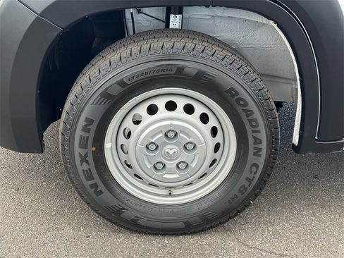 Used 2025 RAM ProMaster 2500 w/ Premium Convenience Group image 10