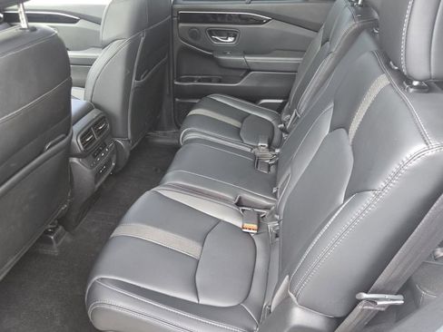 Certified 2025 Honda Pilot Touring image 11