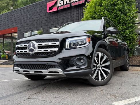 Used 2022 Mercedes-Benz GLB 250 4MATIC w/ Premium Package Lite image 2