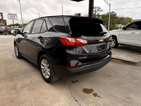 Used 2020 Chevrolet Equinox LS w/ LS Convenience Package FWD image 6