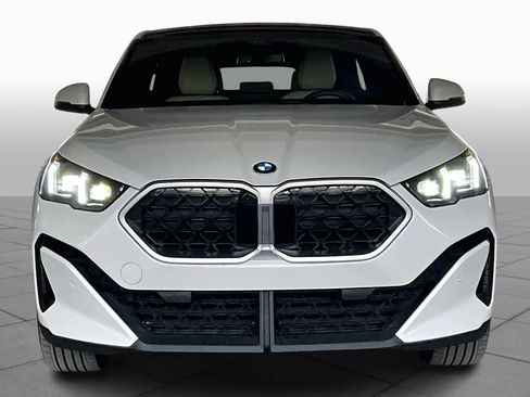 Certified 2025 BMW X2 xDrive28i image 3