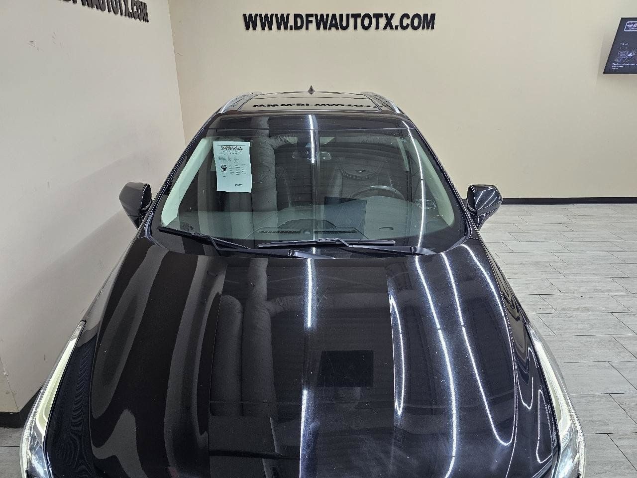 Used 2017 Cadillac XT5 Premium Luxury w/ LPO, Wheel Lock Package FWD image 4