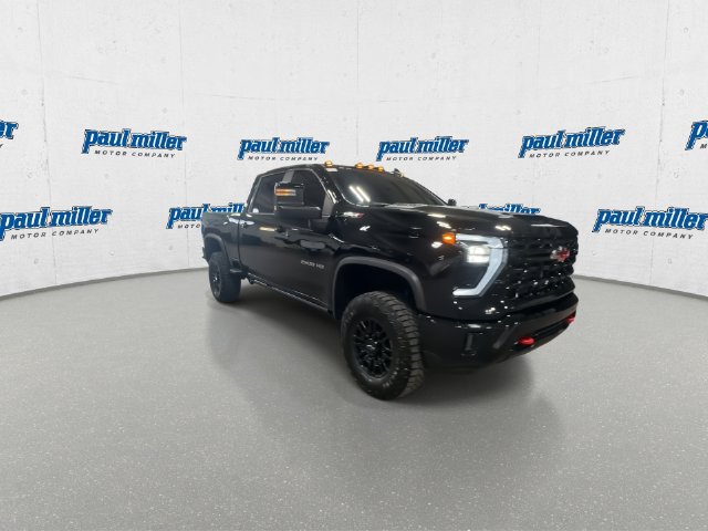 Used 2025 Chevrolet Silverado 2500 ZR2 w/ Technology Package AWD/4WD image 12