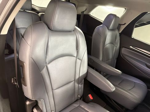 Used 2019 Buick Enclave Essence FWD image 25