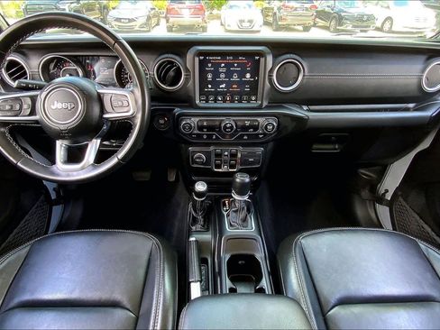 Used 2022 Jeep Wrangler Unlimited Sahara AWD/4WD image 15