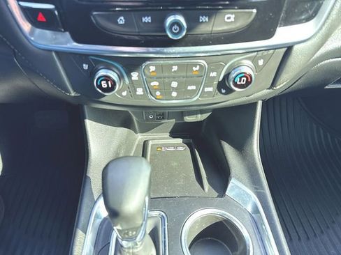 Used 2023 Chevrolet Traverse Premier w/ Redline Edition image 18