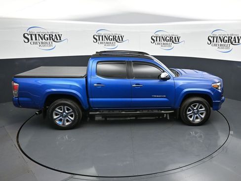 Used 2017 Toyota Tacoma Limited w/ Exterior Package AWD/4WD image 25
