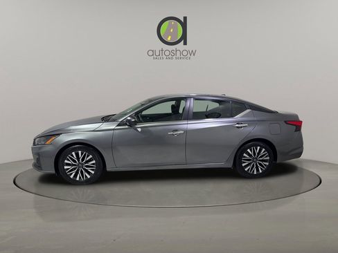 Used 2024 Nissan Altima 2.5 SV image 4