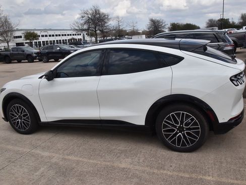 Used 2024 Ford Mustang Mach-E Premium image 10