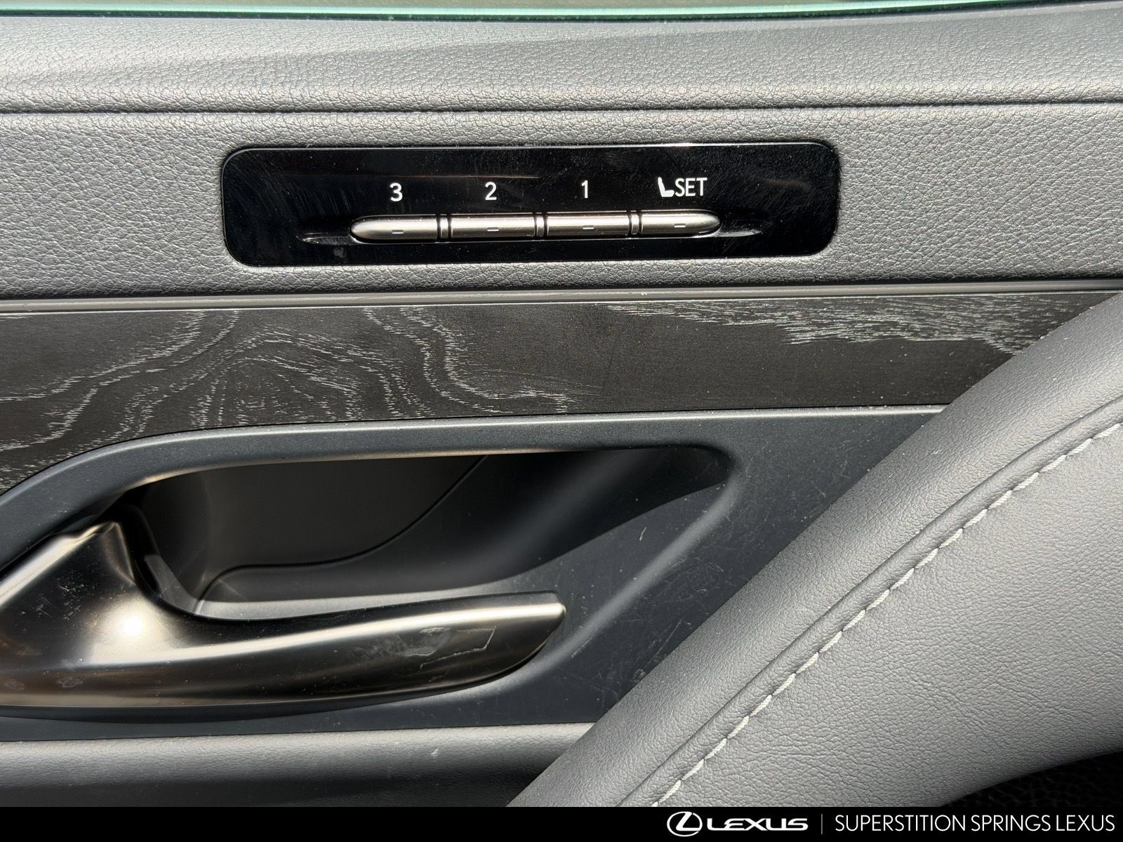 Used 2024 Lexus LX 600 4WD w/ Luxury Package image 10