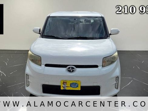 Used 2014 Scion xB FWD image 8