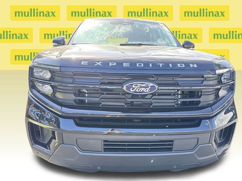 New 2026 Ford Expedition Active RWD image 12