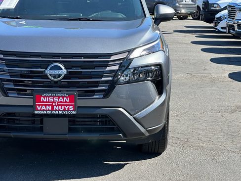Used 2026 Nissan Rogue SV FWD image 13