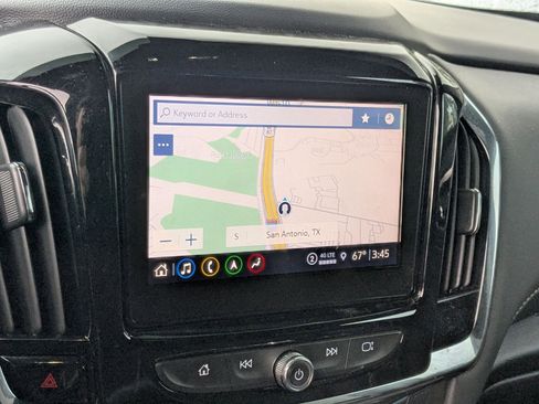 Used 2023 Chevrolet Traverse Premier FWD image 17