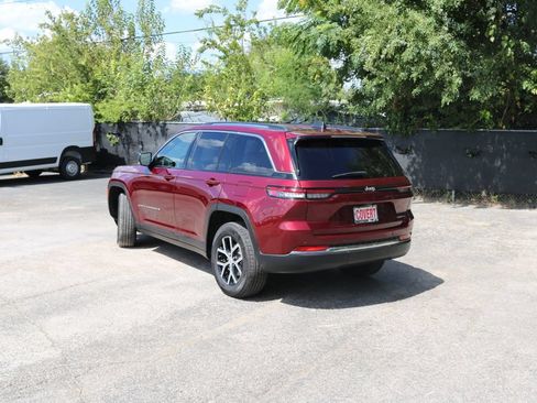 Used 2023 Jeep Grand Cherokee Limited RWD image 3