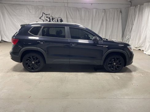 Used 2022 Volkswagen Taos SEL w/ Panoramic Sunroof Package image 8