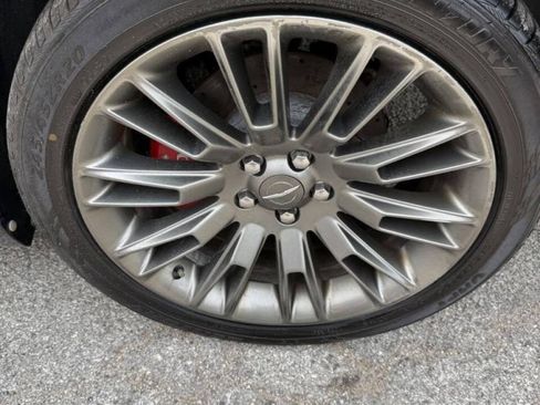 Used 2014 Chrysler 300 C RWD image 26